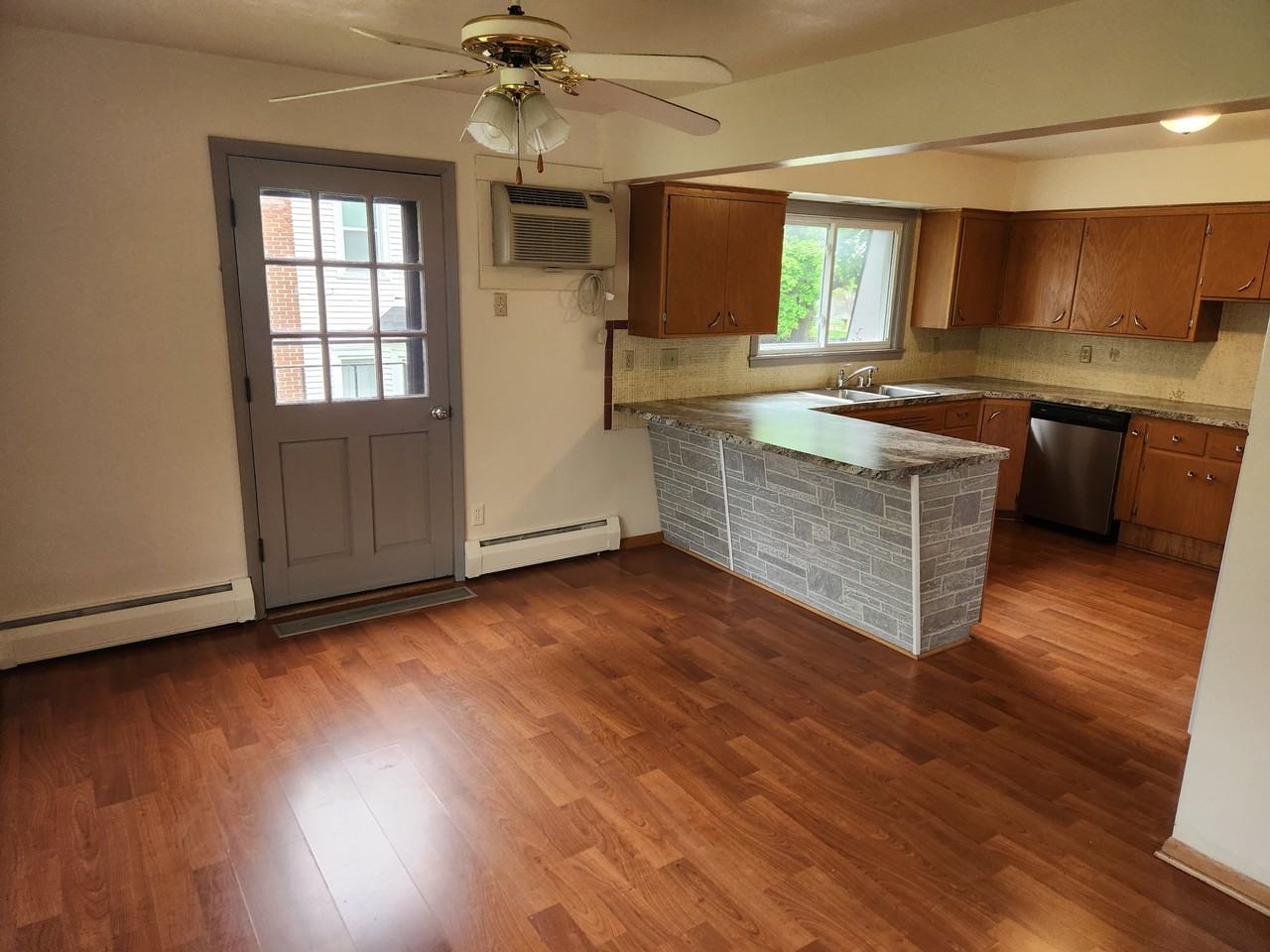 N64W24126 Main Street #1 - Photo 4 of 22