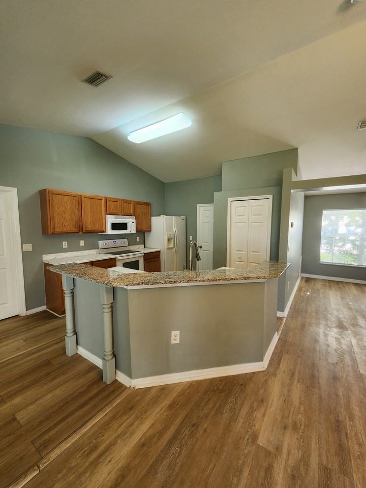 2431 Hawks Preserve Dr #1 - Photo 4 of 19