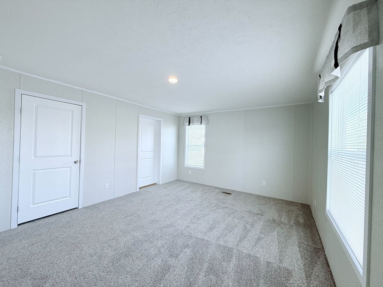 29652 Cambridge Ct #253 - Photo 7 of 43