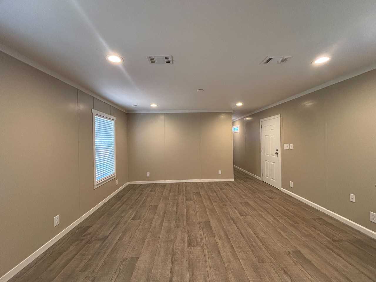 118 East Semands Street - Photo 7 of 28