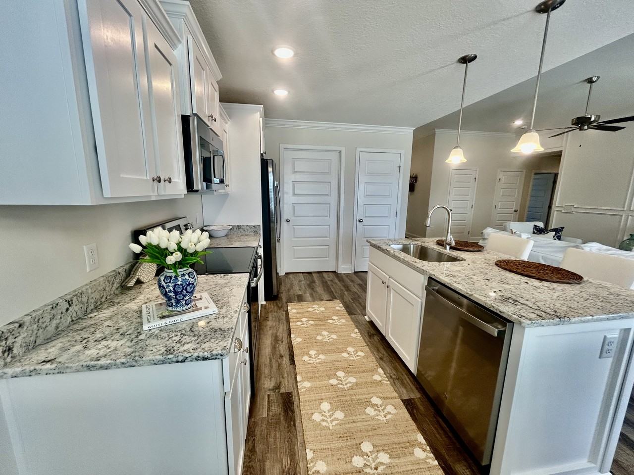 204 Freightliner Way #1 - Photo 4 of 14