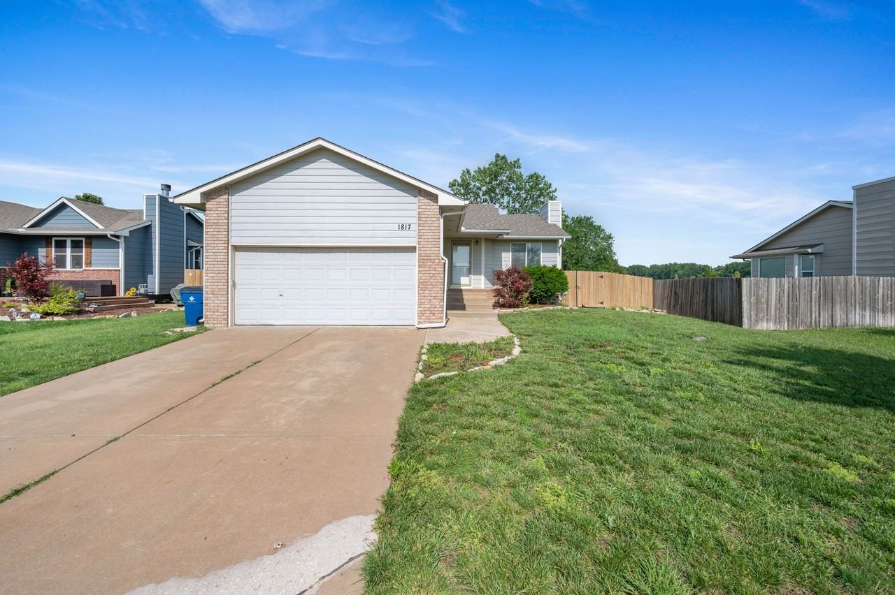 1817 N Buckthorn Ct #1 - Photo 2 of 45