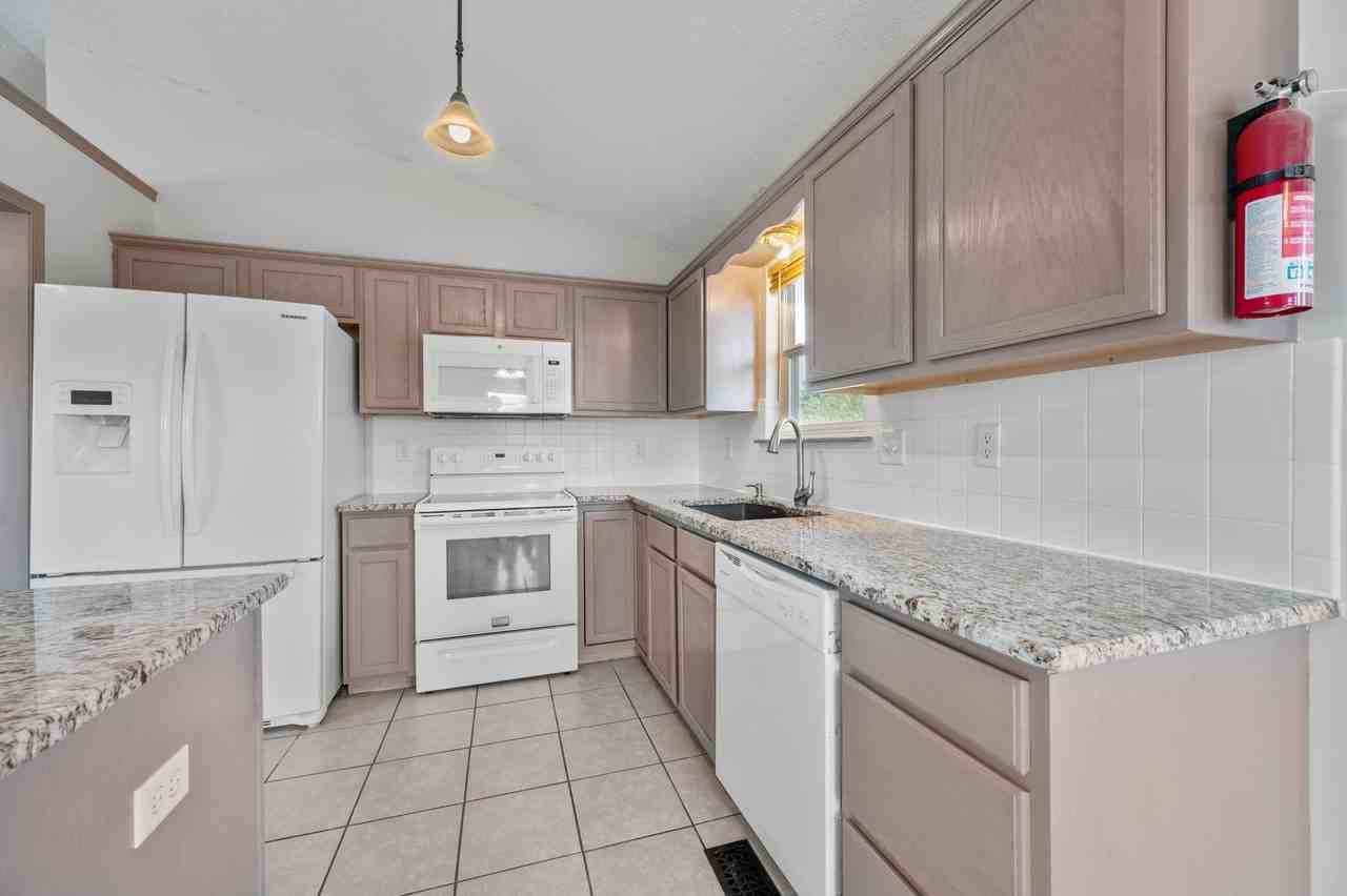 1817 N Buckthorn Ct #1 - Photo 3 of 45