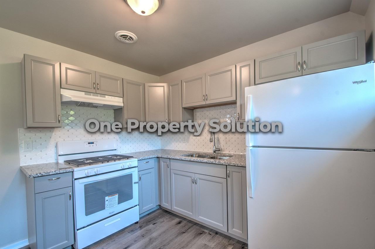 2429 Marshalltown Ln #1 - Photo 3 of 19