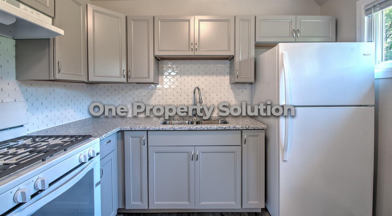 2429 Marshalltown Ln #1 - Photo 4 of 19