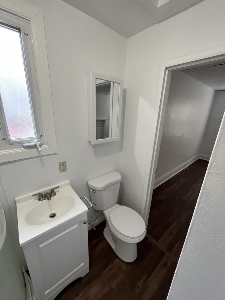 1513 Ridge Avenue #1 - Photo 6 of 42