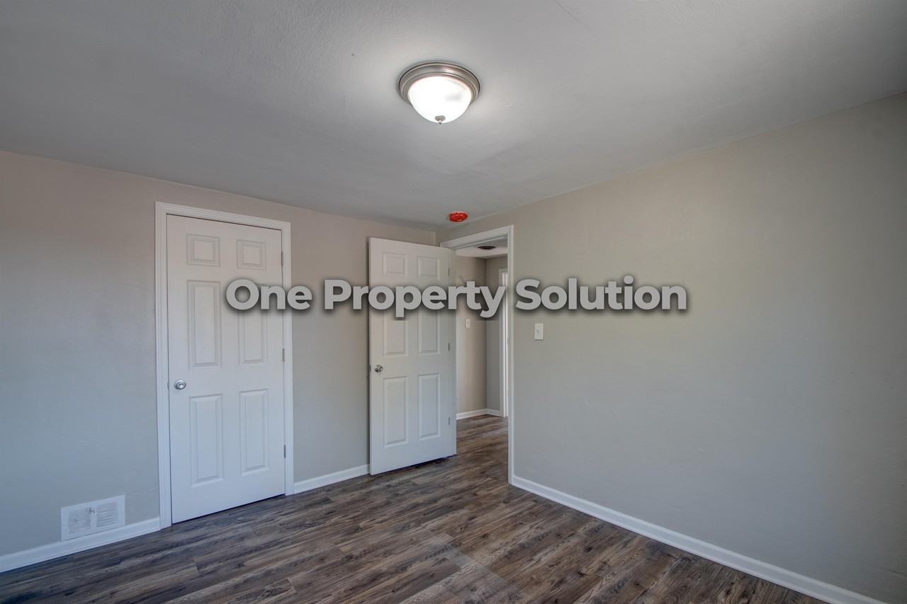 5284 Broadway #1 - Photo 7 of 16