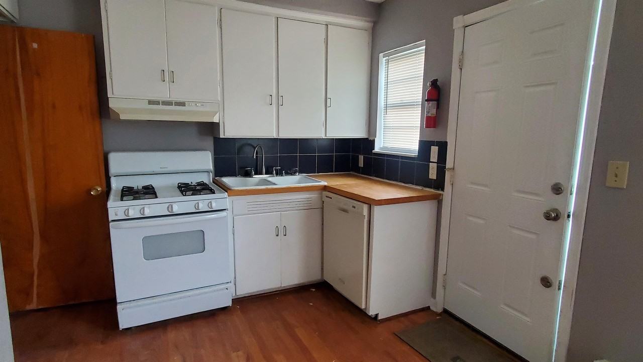 316 Sheffield Ave #1 - Photo 4 of 22