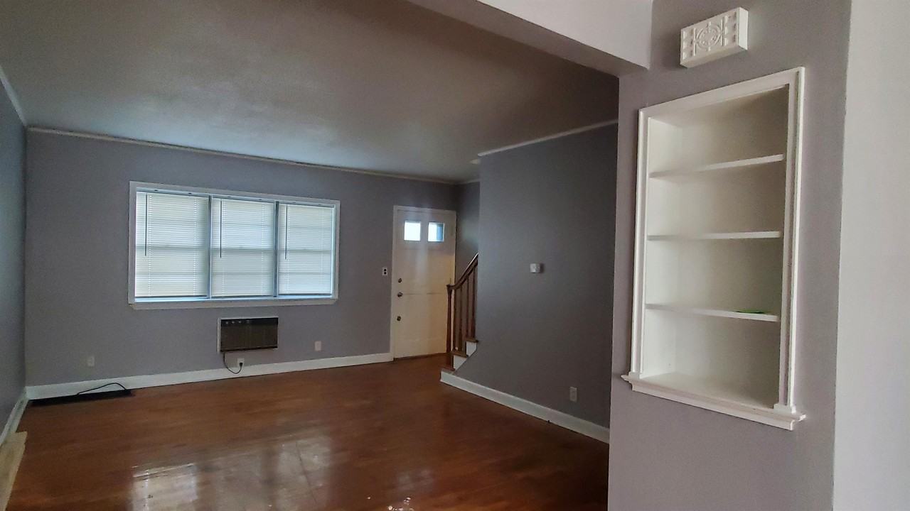 316 Sheffield Ave #1 - Photo 6 of 22