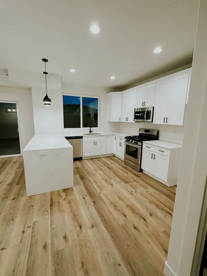 489 W 1760 N #27 - Photo 3 of 42