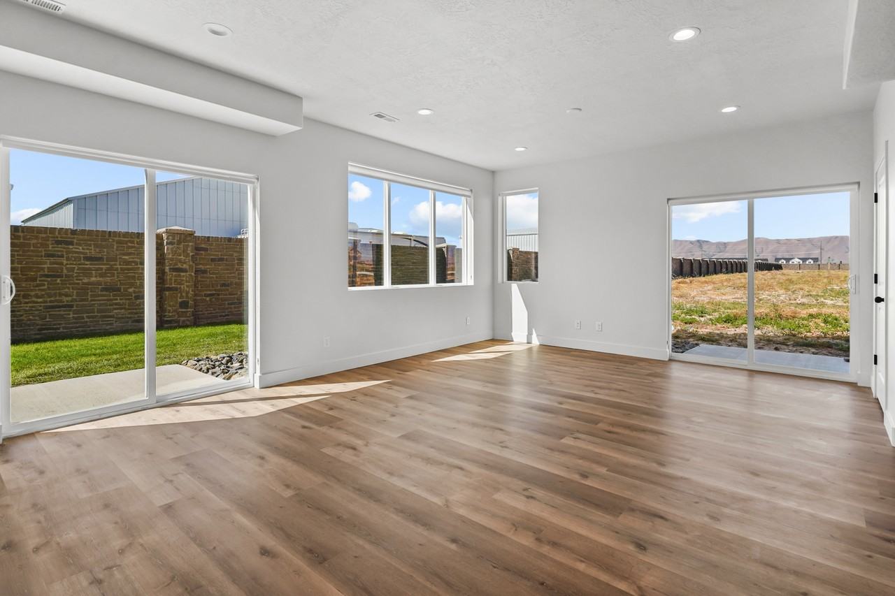 489 W 1760 N #27 - Photo 4 of 42