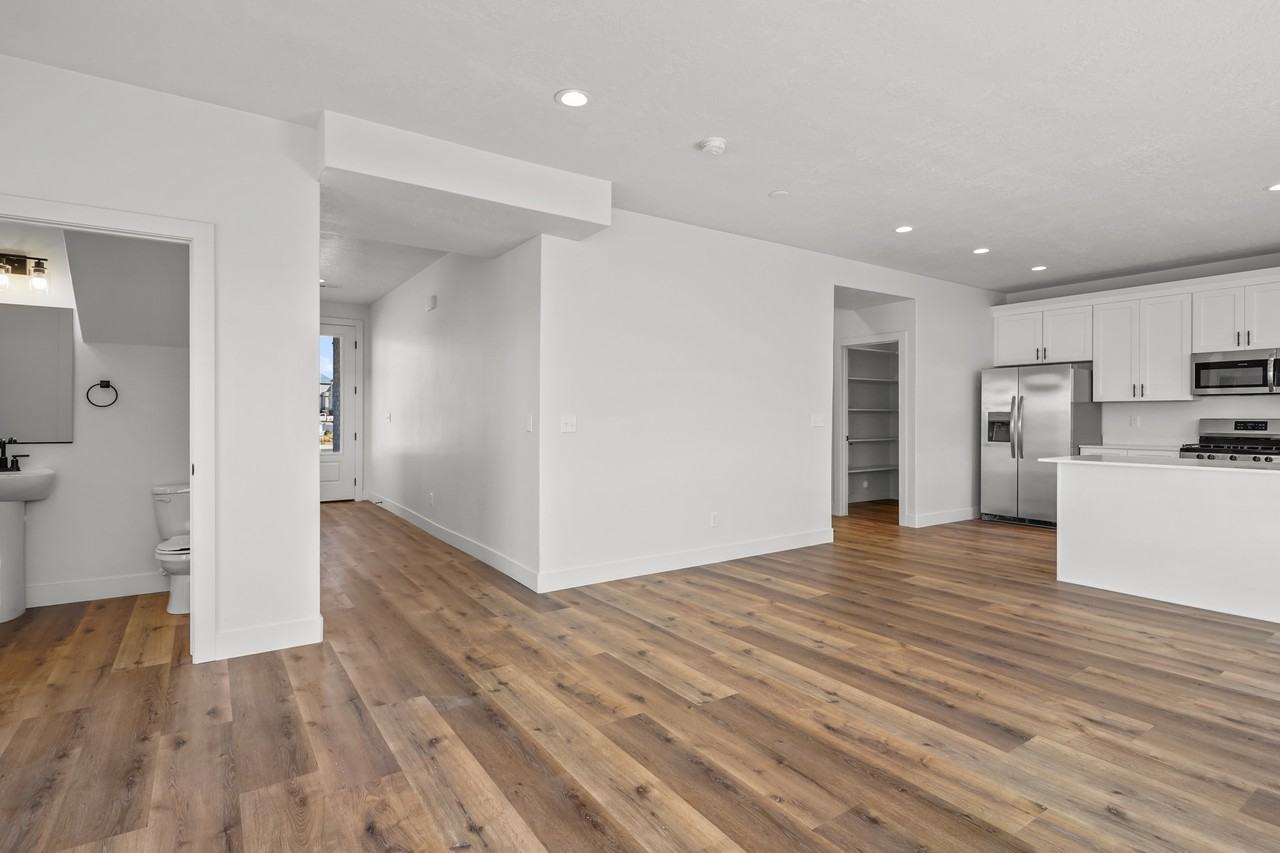 489 W 1760 N #27 - Photo 7 of 42