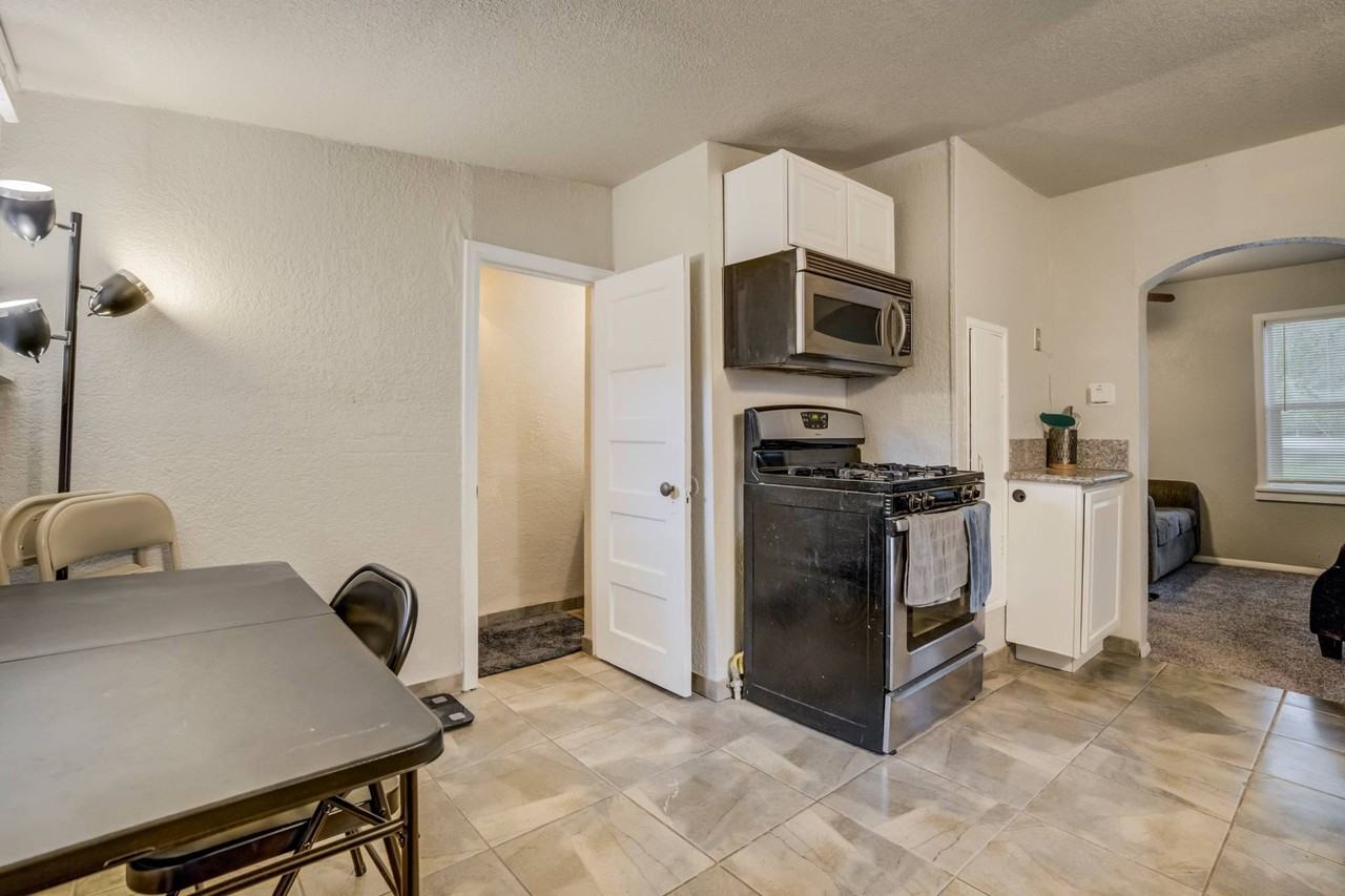 542 W Boulder St #1 - Photo 6 of 12