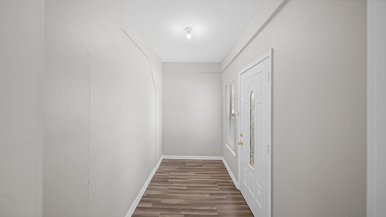 1322 Magnolia St #1 - Photo 3 of 26