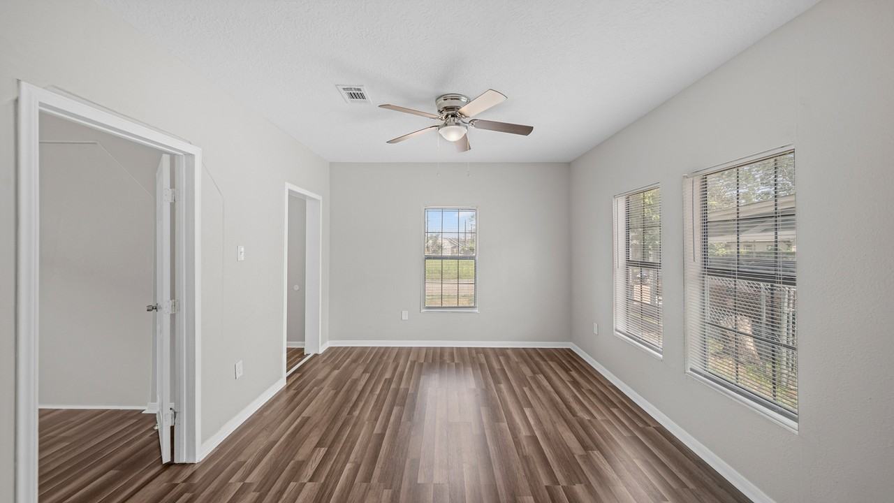 1322 Magnolia St #1 - Photo 5 of 26