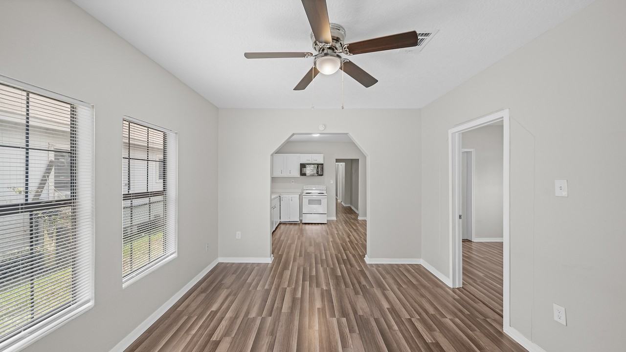 1322 Magnolia St #1 - Photo 6 of 26