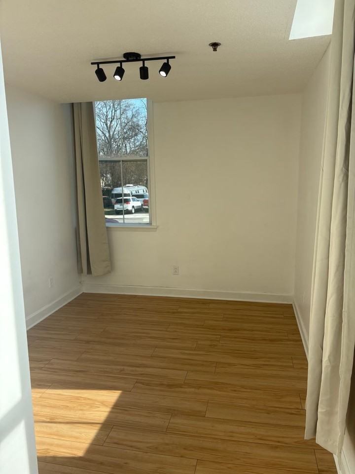 Roosevelt School Apartments - Photo 7 of 9