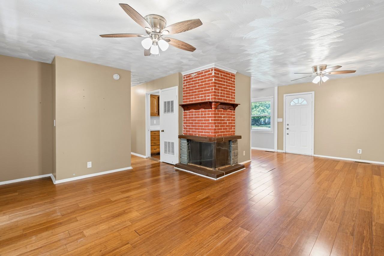 1935 Carmanbrook Parkway #1 - Photo 5 of 7