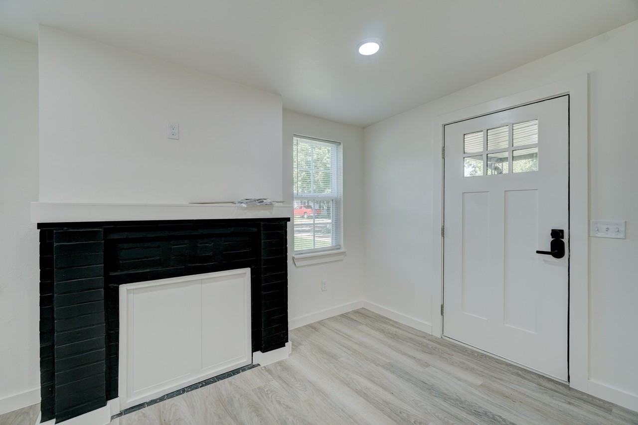 610 Iowa Street #1 - Photo 3 of 18