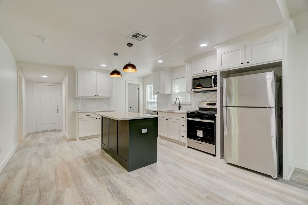 610 Iowa Street #1 - Photo 7 of 18