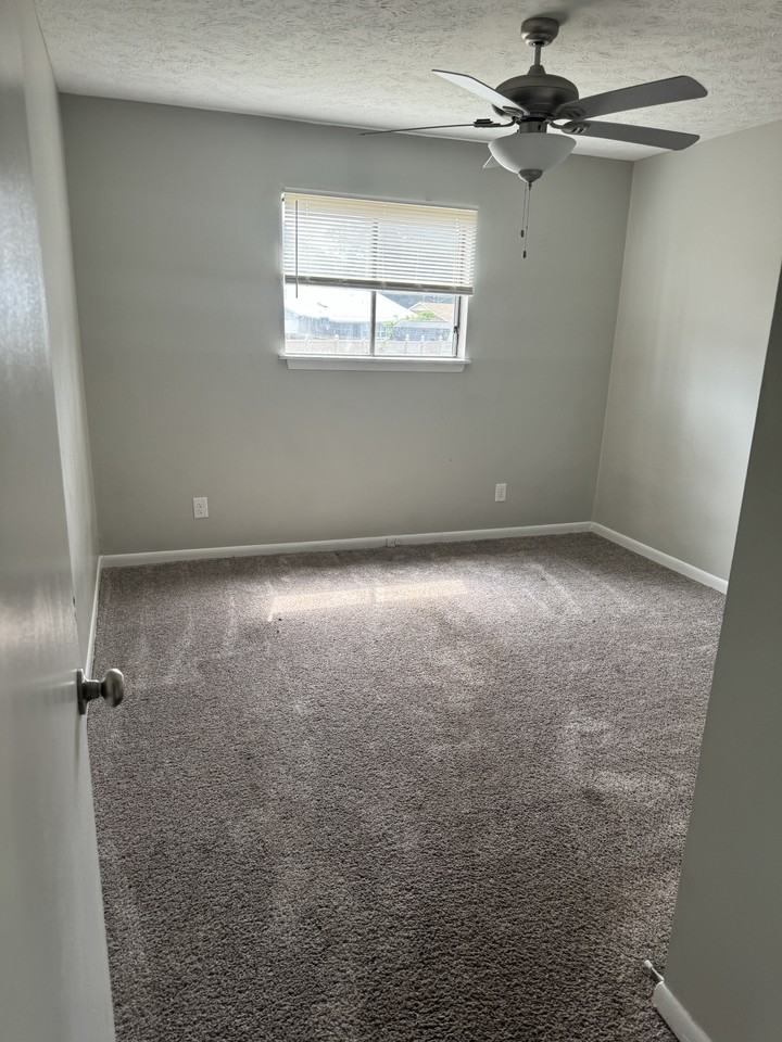 835 Applewood Lane #1 - Photo 2 of 13