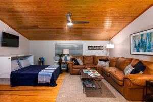 featured image of 6804 River Road #1