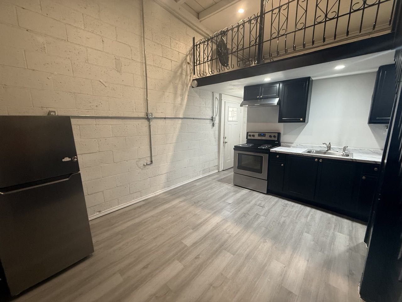 3916 3916 South Presa Street - B3916 S Presa street #B - Photo 6 of 13