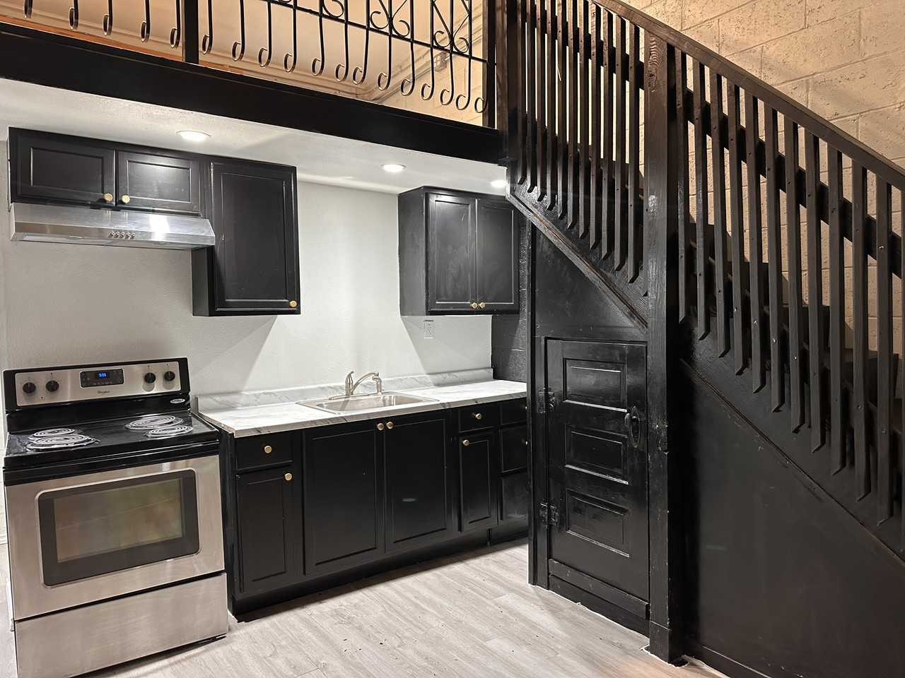 3916 3916 South Presa Street - B3916 S Presa street #B - Photo 7 of 13