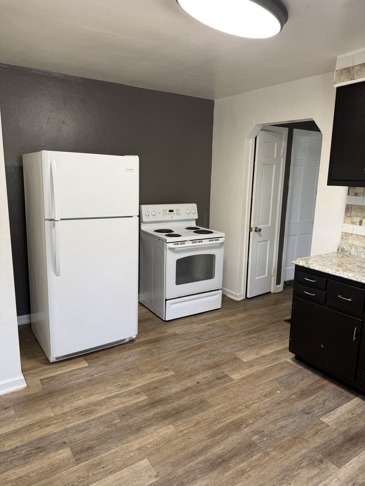 235 E Hillcrest Ave #237 - Photo 6 of 11