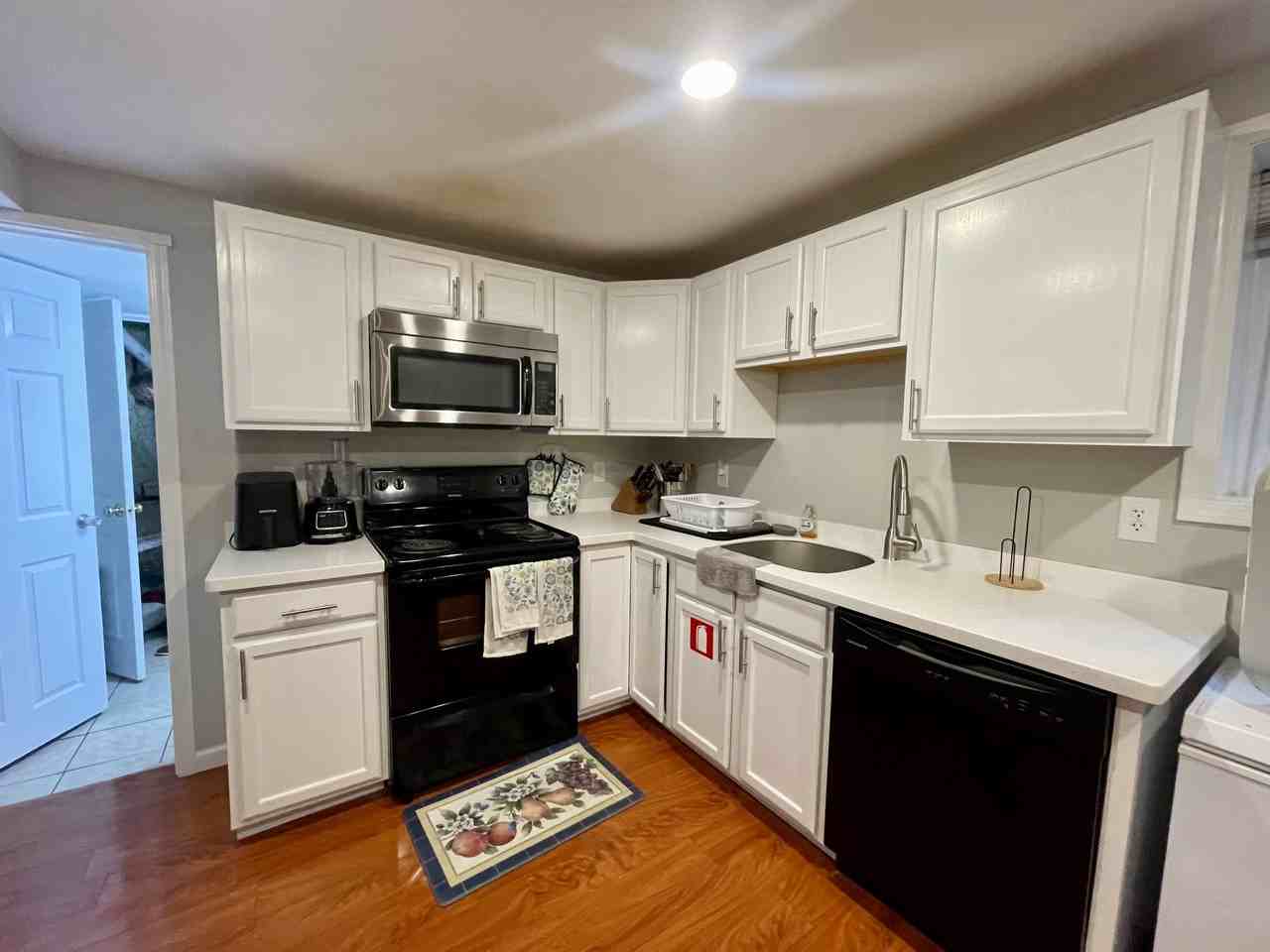 20 Sands Street #C - Photo 6 of 8