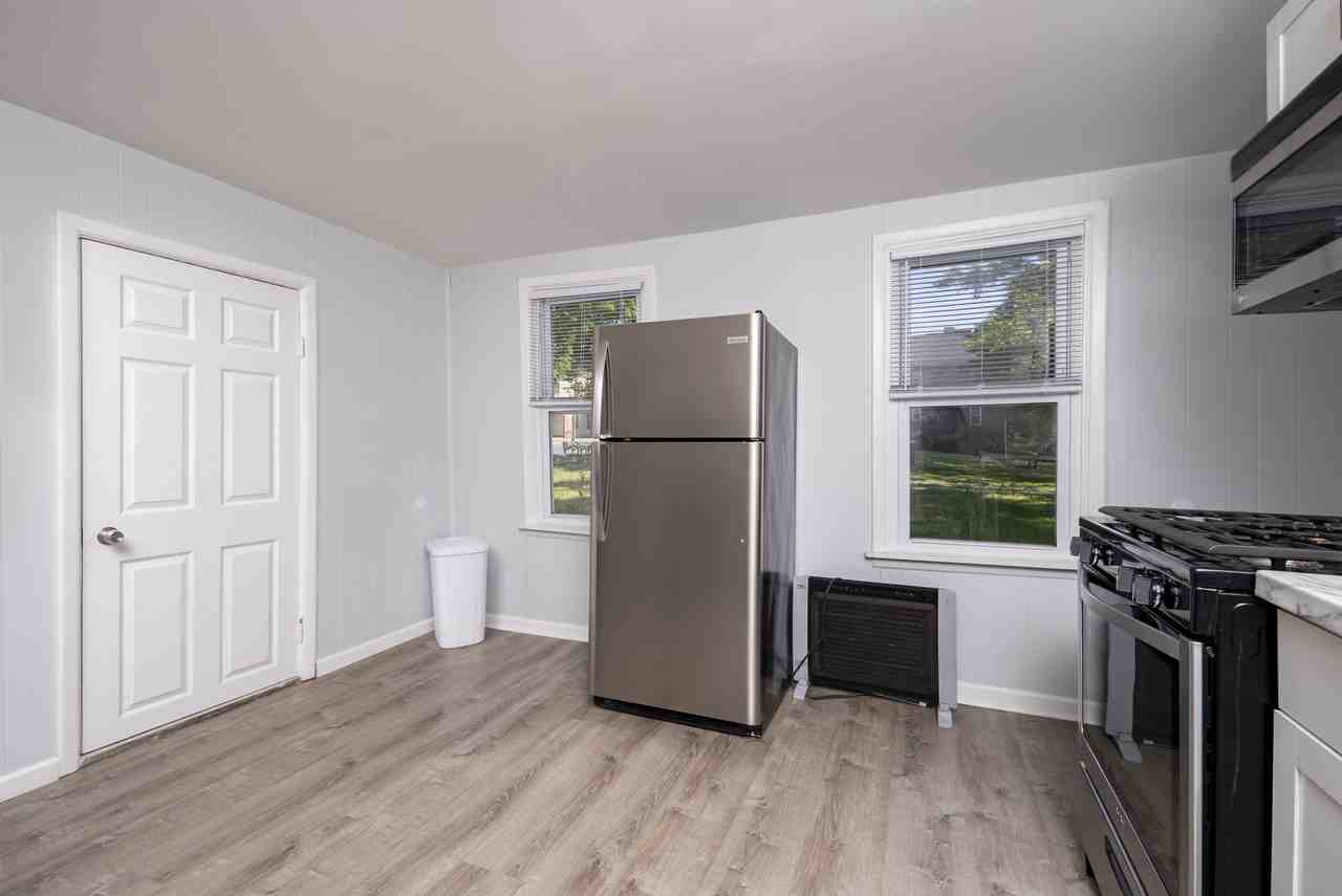 195 9th Street #SF - Photo 2 of 25