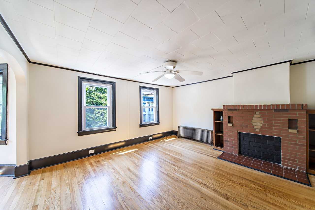 196 10th Street #SF - Photo 3 of 27