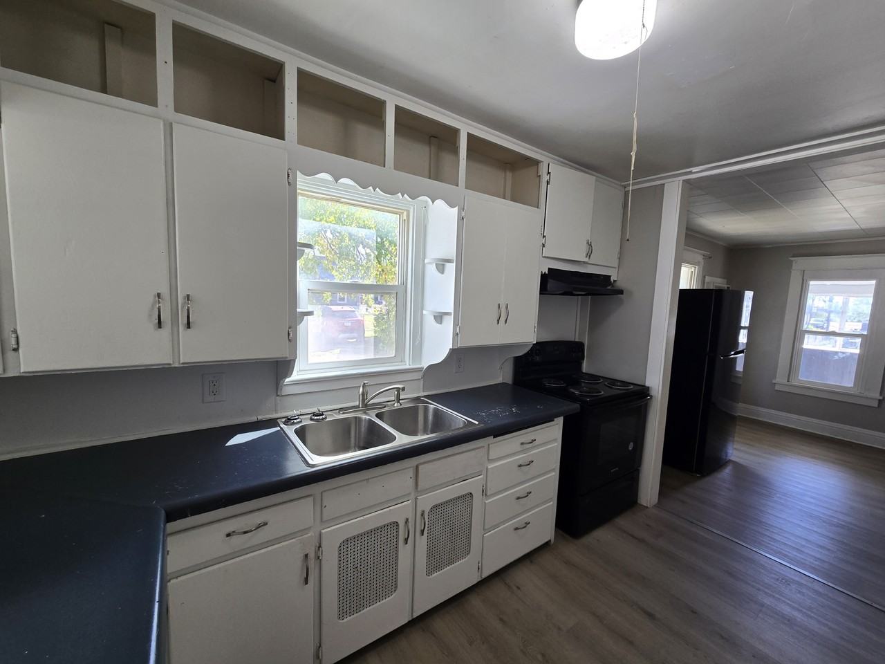 518 Kern St #1 - Photo 4 of 26