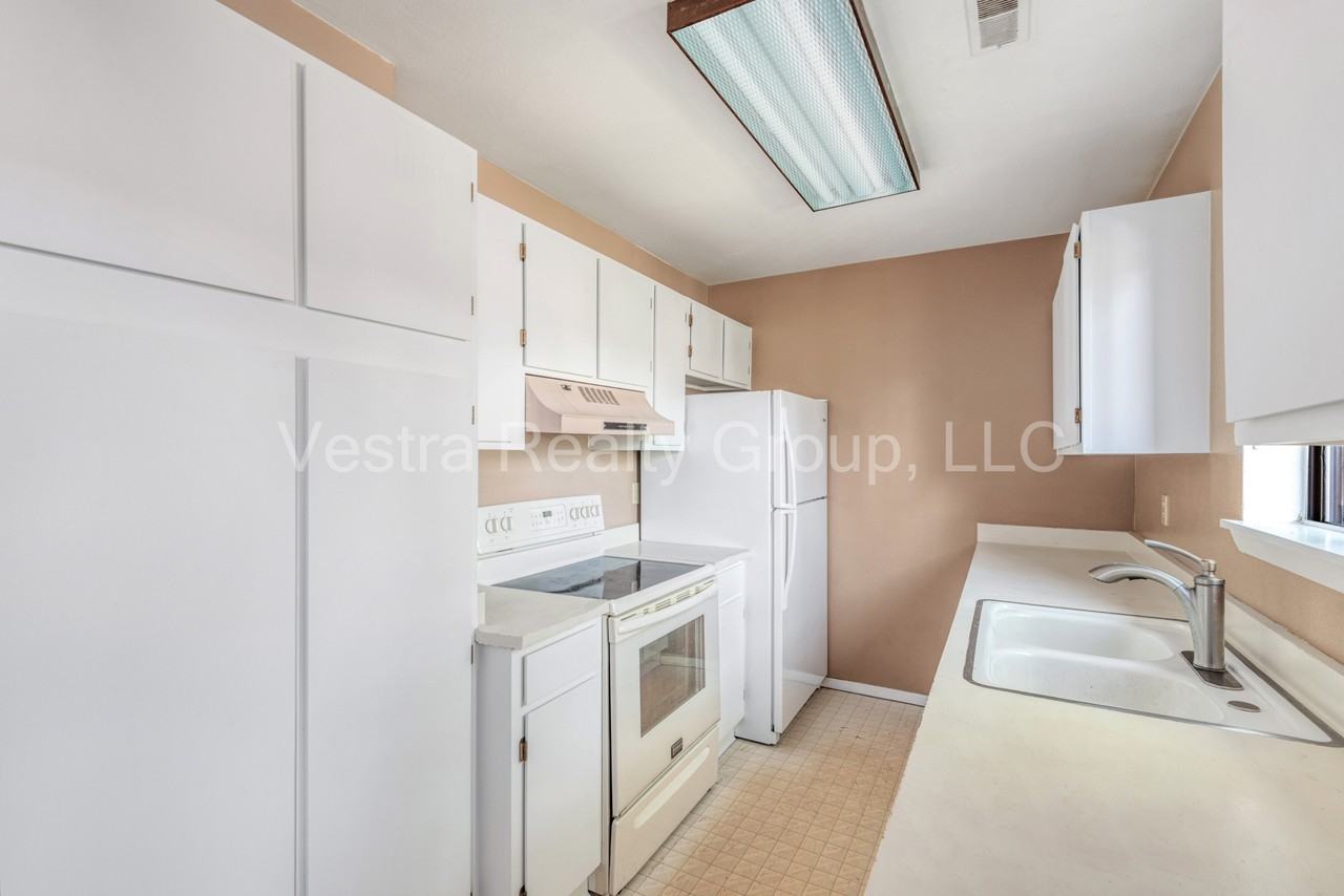 2265 S Buckley Rd #201 - Photo 5 of 14