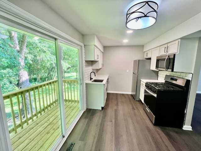 9332 North Cross Street #B - Photo 2 of 10