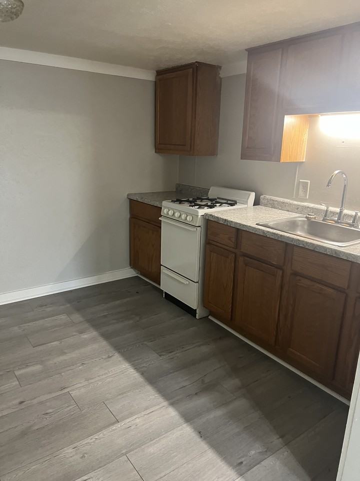 3813 South Lafayette Avenue #C - Photo 4 of 12