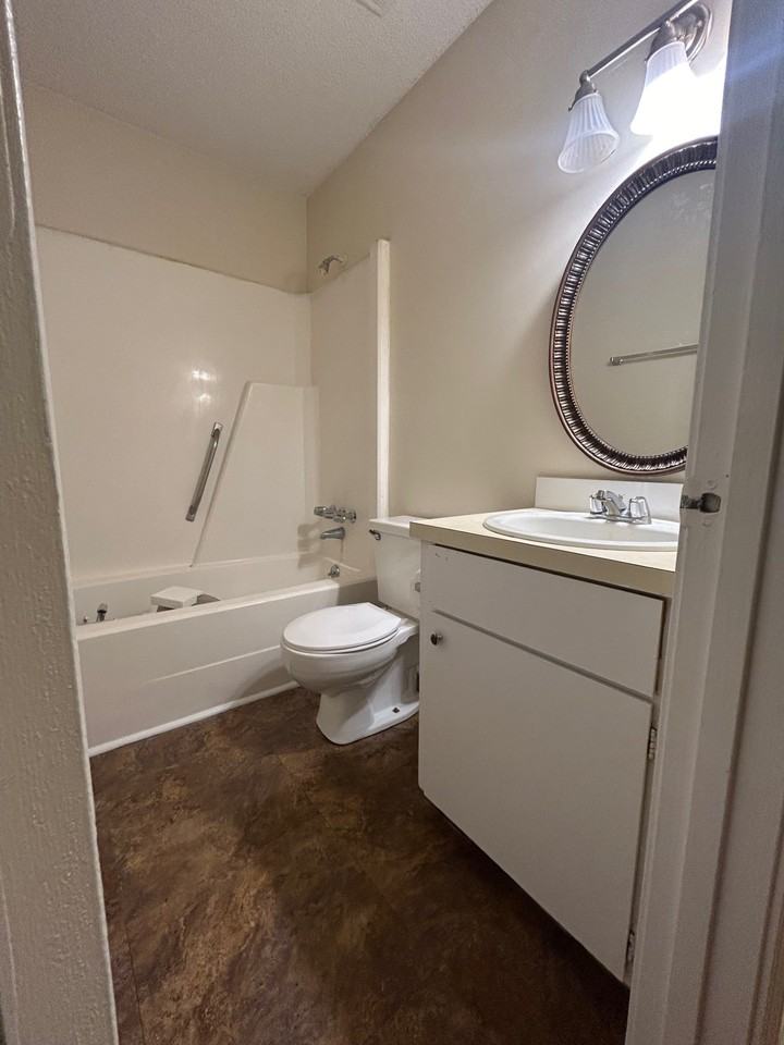 100 Misty Oak Road #B - Photo 3 of 17