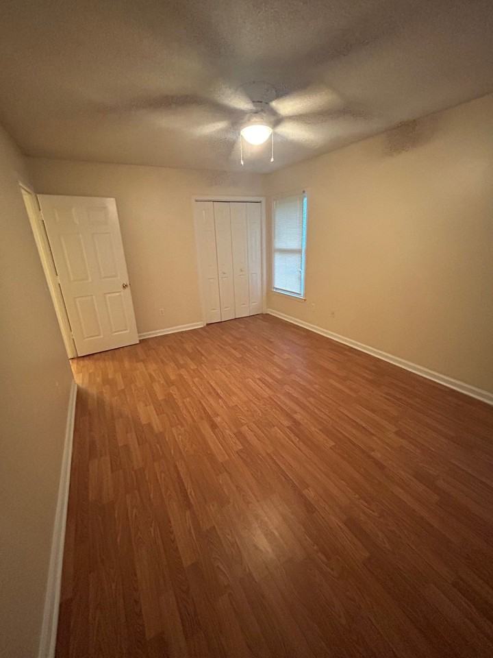 100 Misty Oak Road #B - Photo 4 of 17