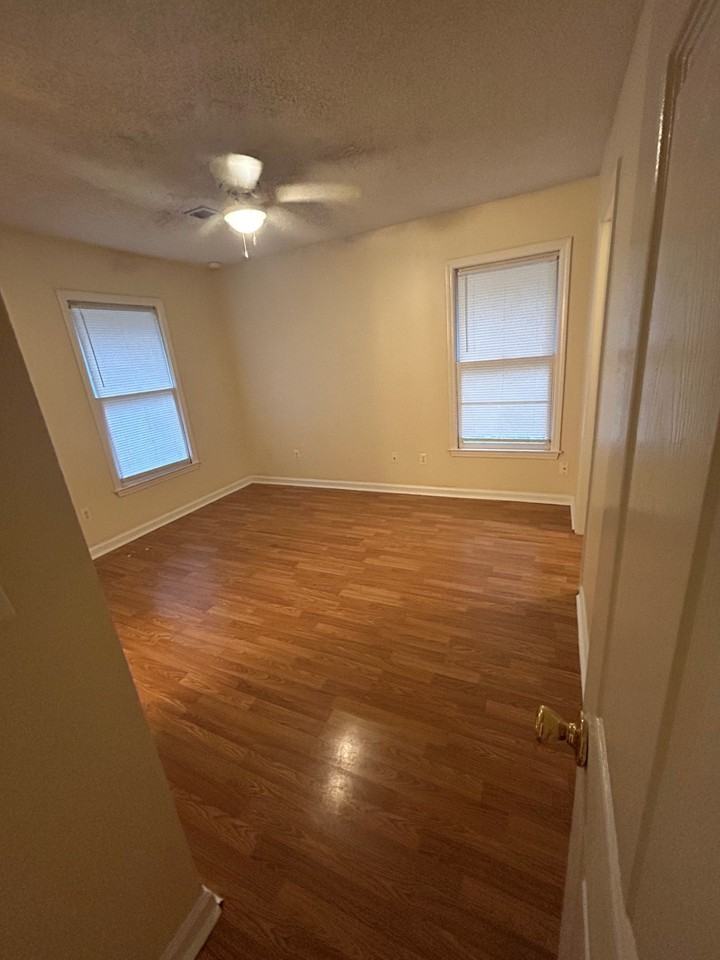 100 Misty Oak Road #B - Photo 5 of 17