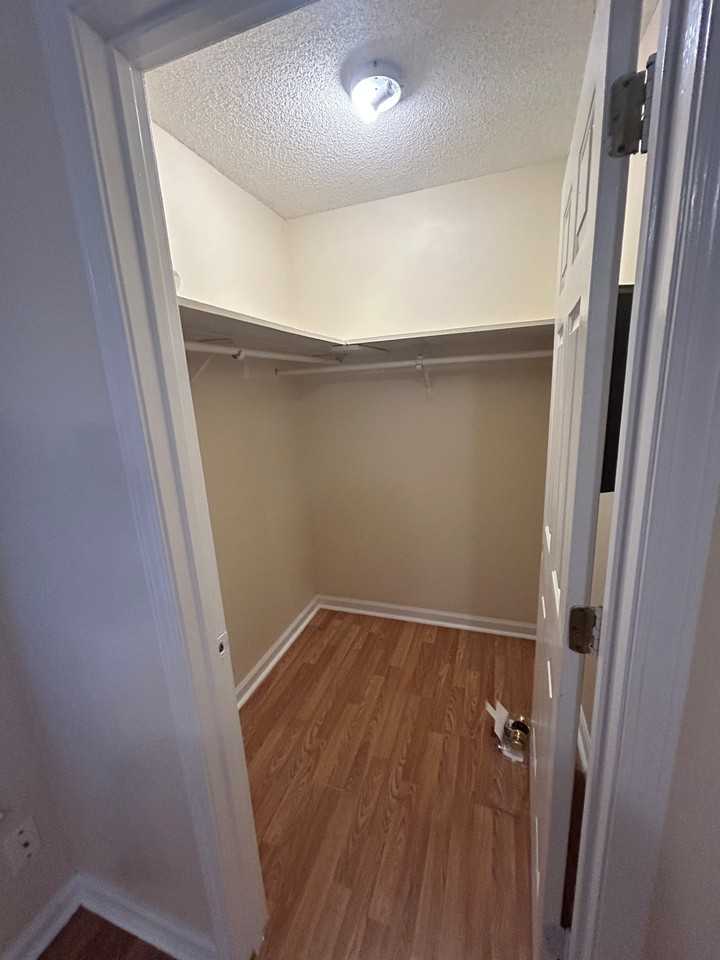 100 Misty Oak Road #B - Photo 6 of 17