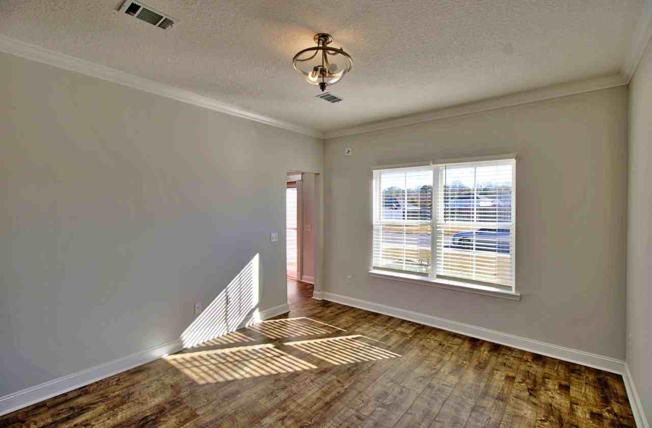 326 Fairview Cir #1 - Photo 5 of 30