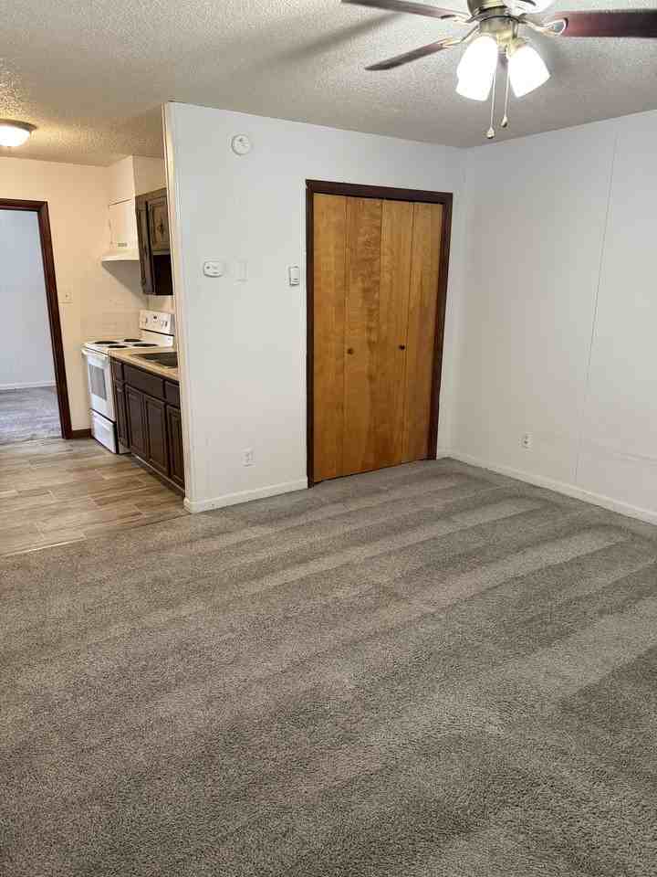 405 Slater St #4 - Photo 4 of 13