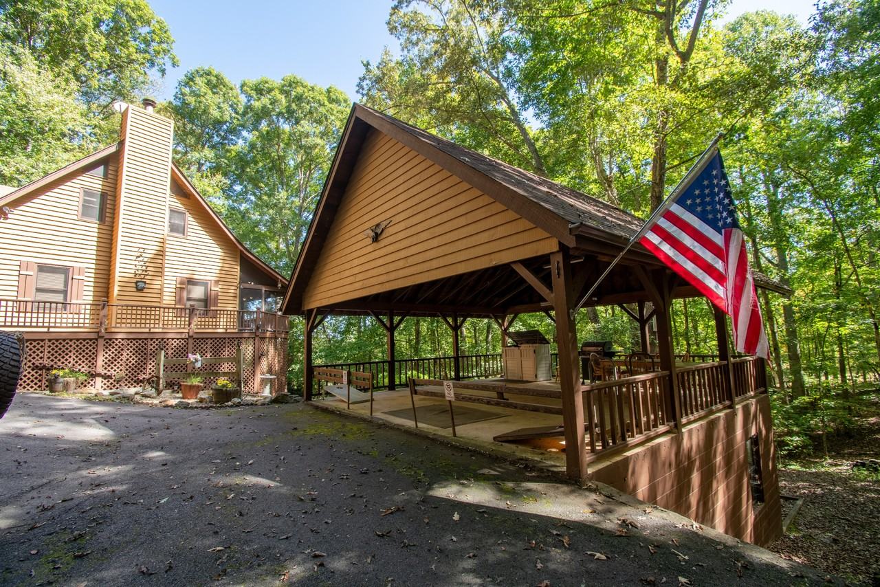 328 Sharp Top Circle #1 - Photo 2 of 17