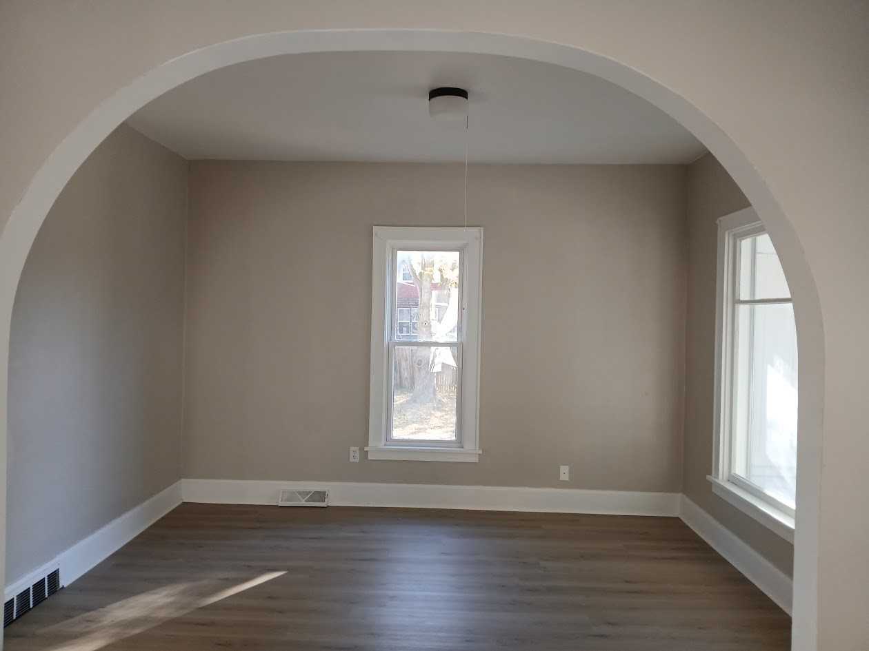 17 5th Street Northwest #1 - Photo 2 of 11