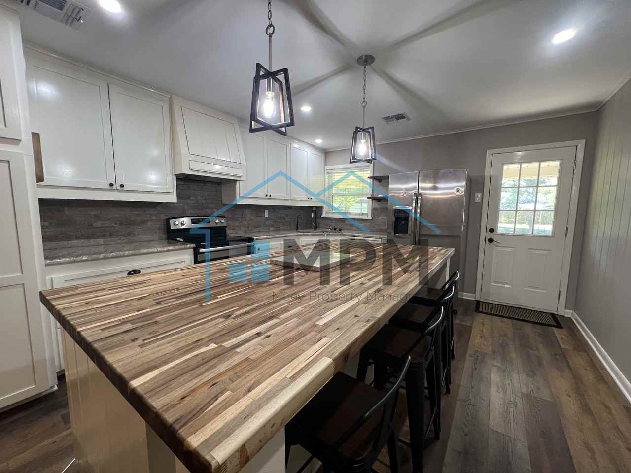 616 Lakeshore Drive #1 - Photo 3 of 17