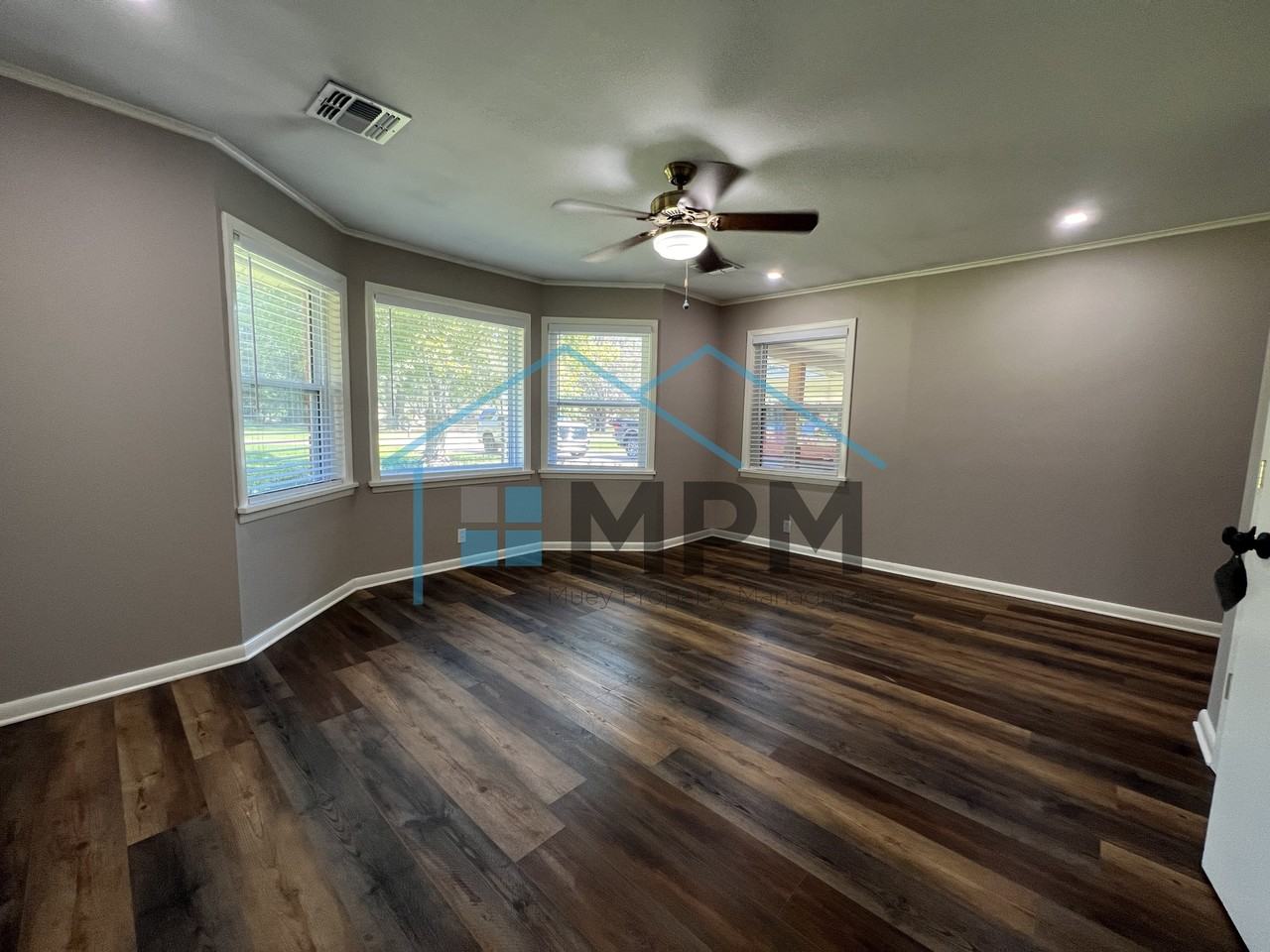 616 Lakeshore Drive #1 - Photo 5 of 17