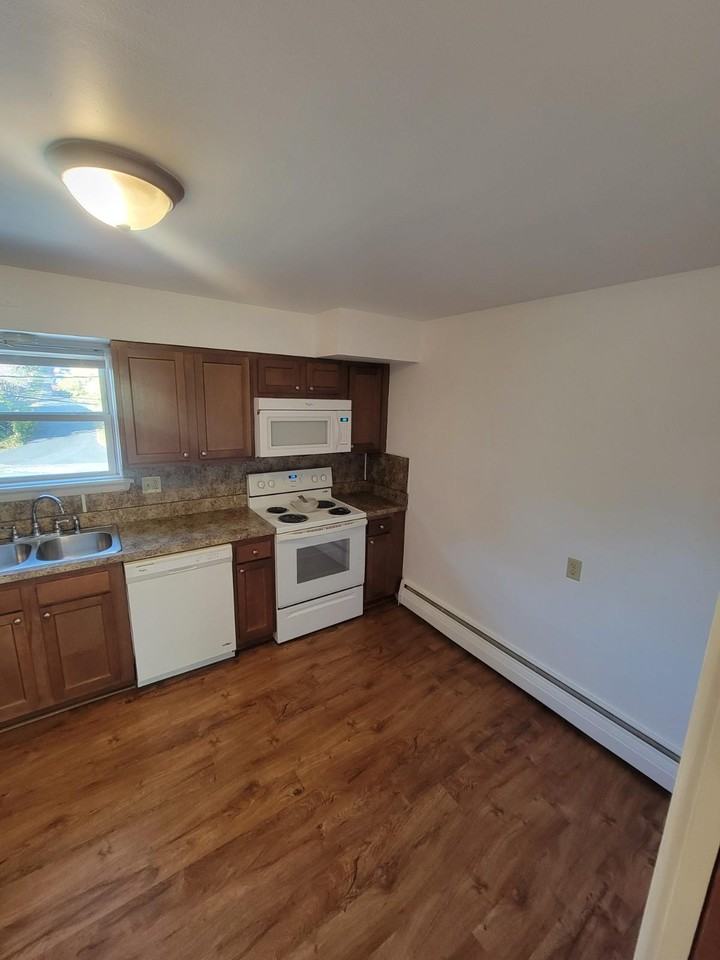 4210 Sussex Dr #4210B - Photo 2 of 6