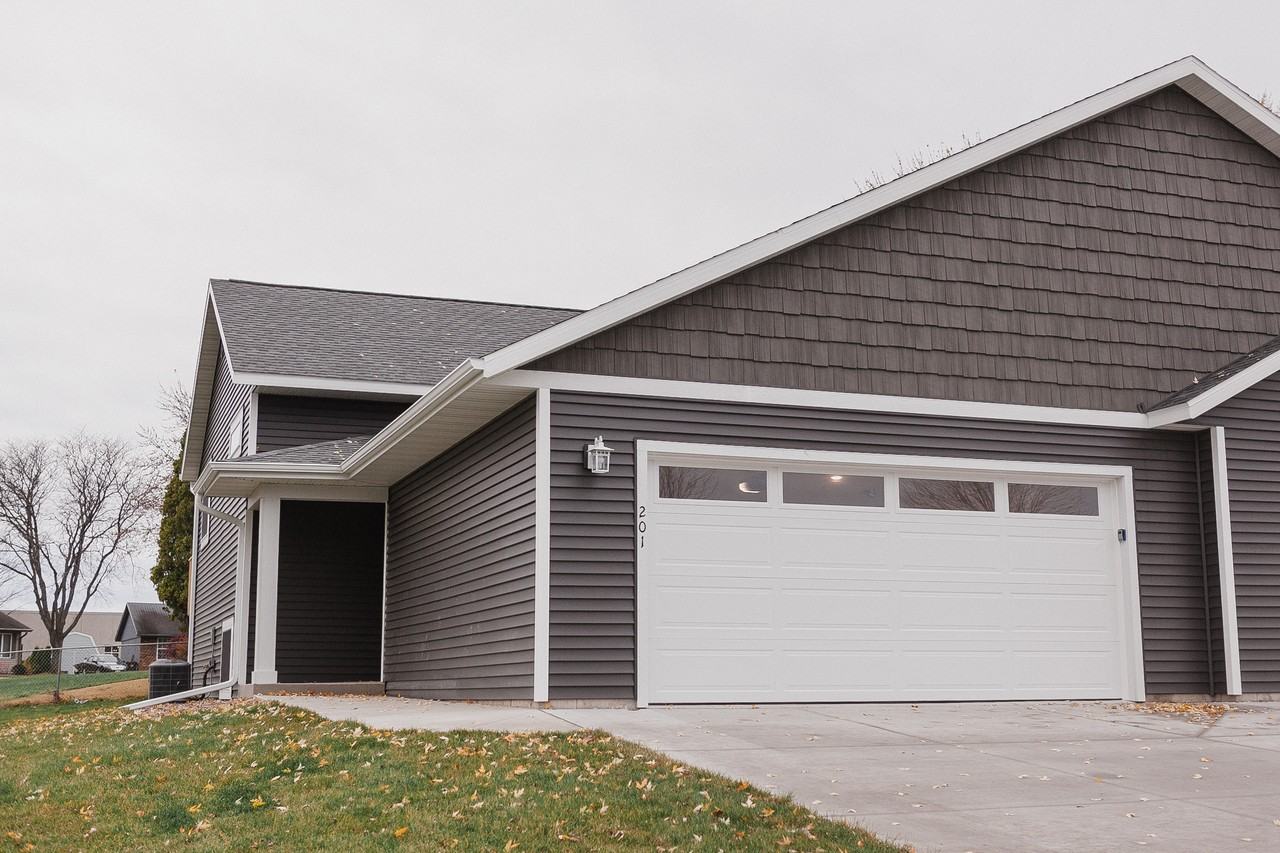 201 14th Avenue North #201 - Photo 2 of 18