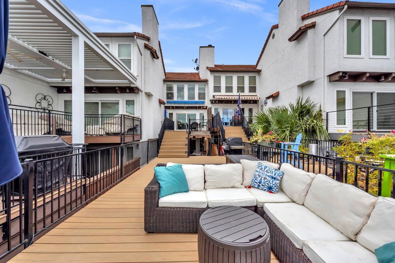 415 Horseshoe Bay North Blvd #1 - Photo 3 of 27