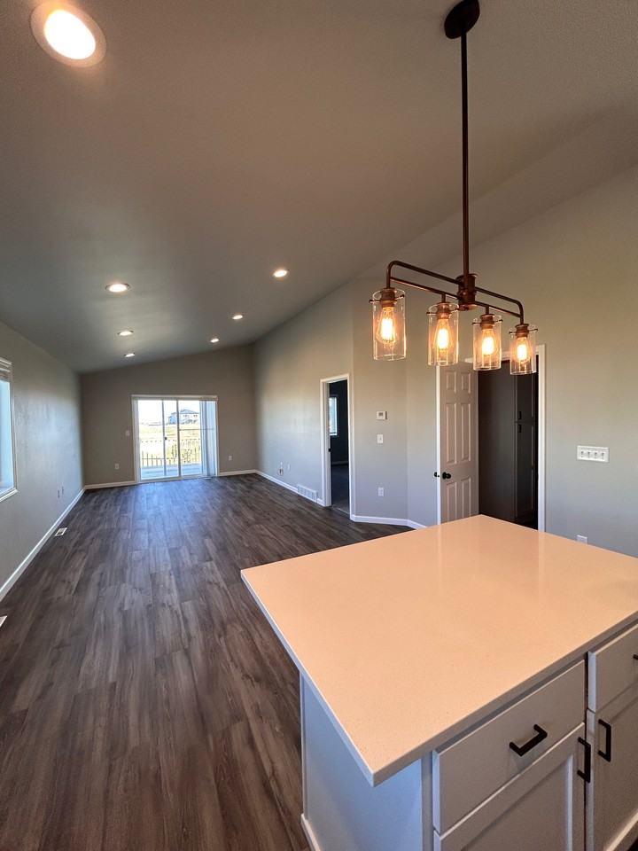 3625 56 Street South #1 - Photo 4 of 14